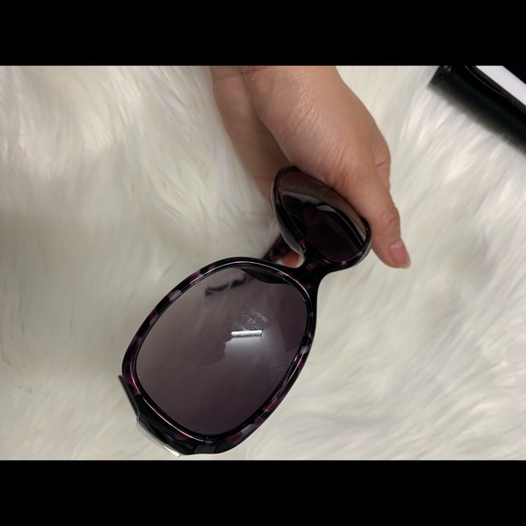 Glasses - Picture 2 of 5